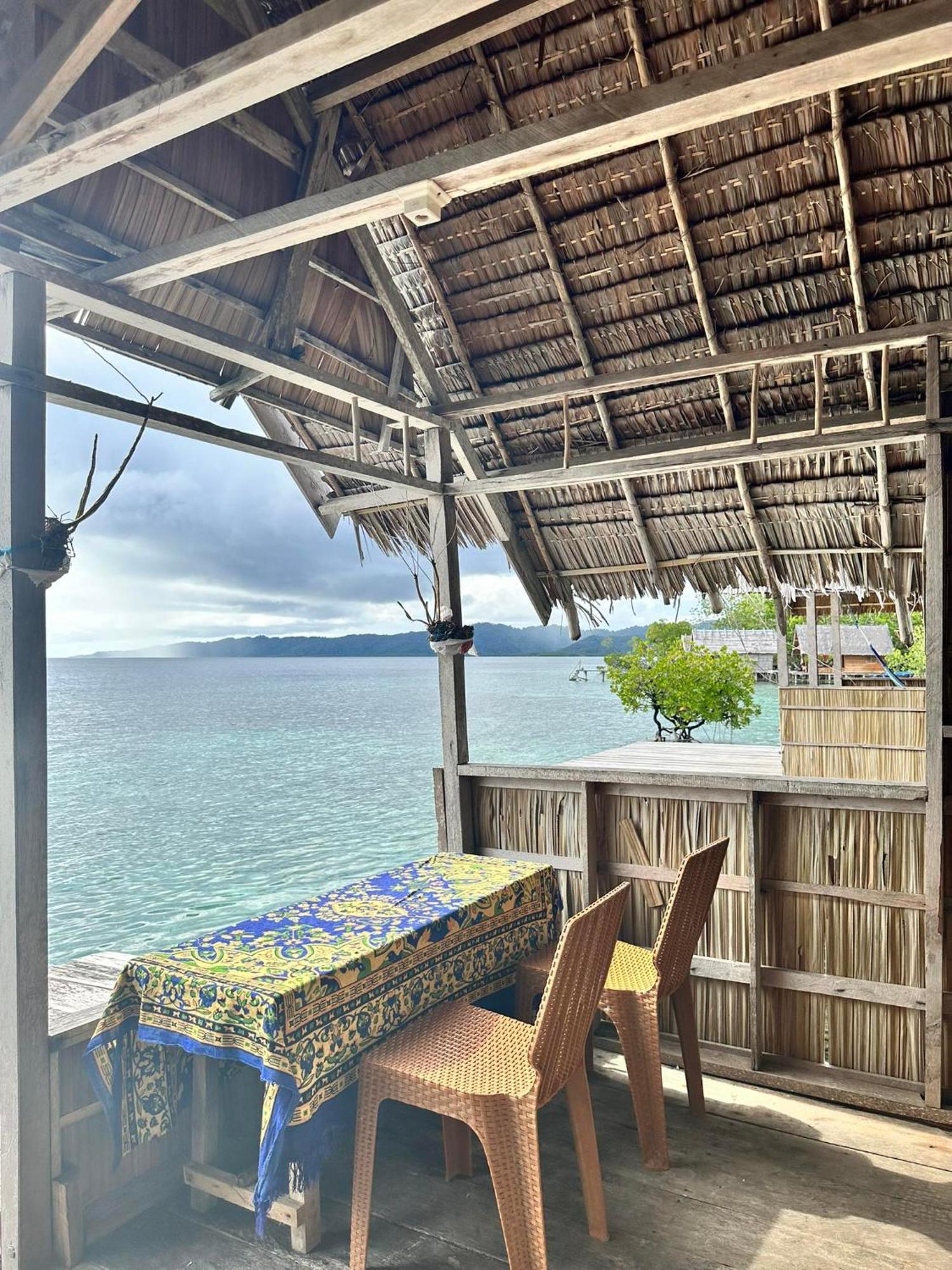 Nyanse Homestay - Raja Ampat Besir Ngoại thất bức ảnh