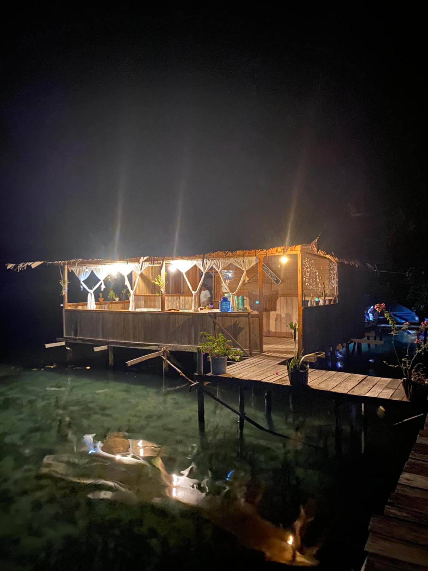 Nyanse Homestay - Raja Ampat Besir Ngoại thất bức ảnh