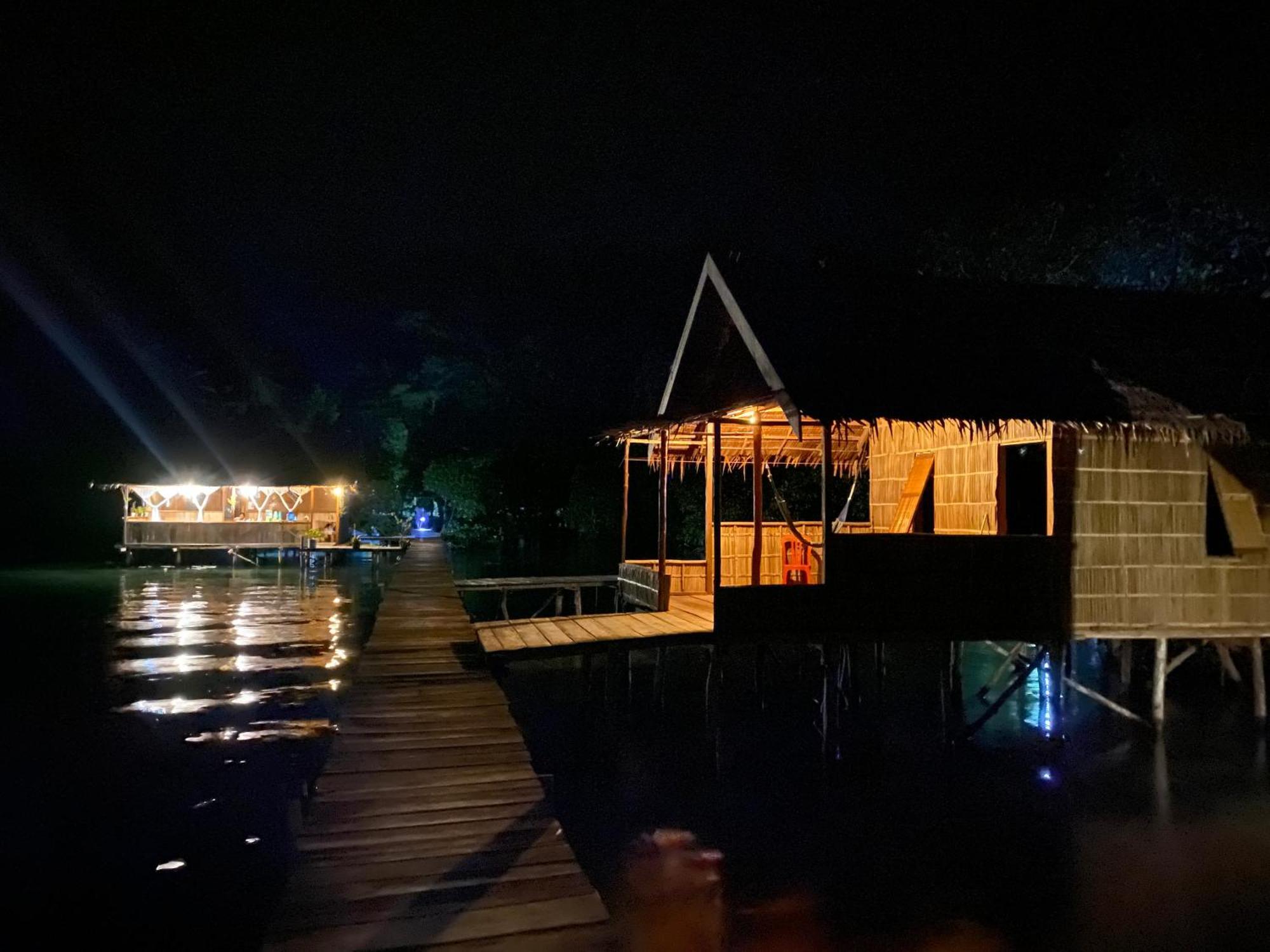 Nyanse Homestay - Raja Ampat Besir Ngoại thất bức ảnh
